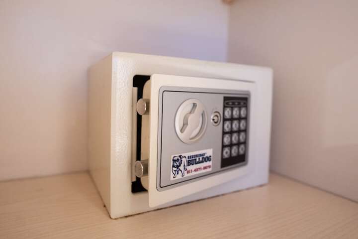 Room 37 of 76