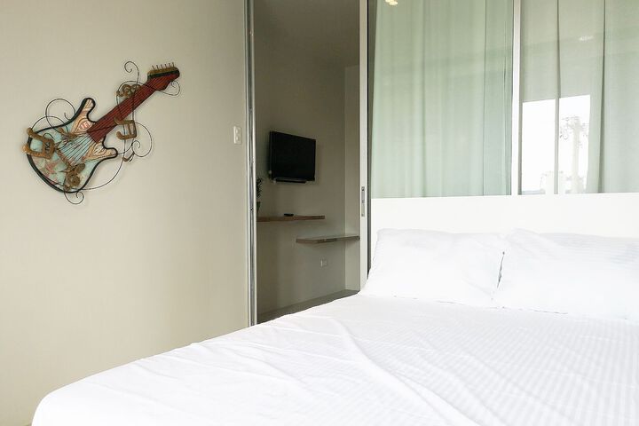 Room 10 of 10