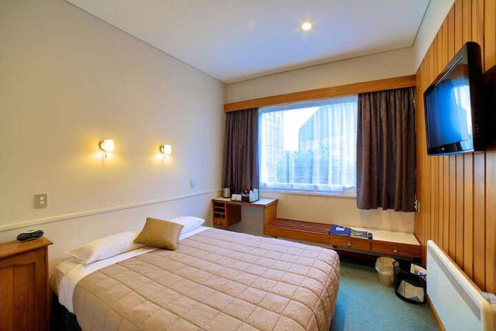 Room 14 of 42