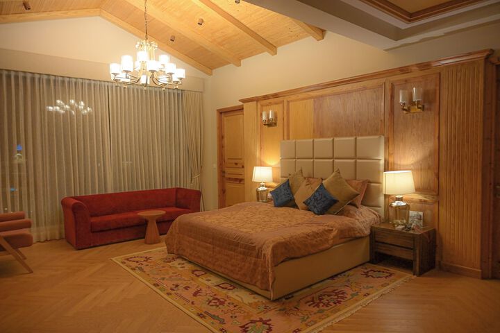 Room 19 of 48