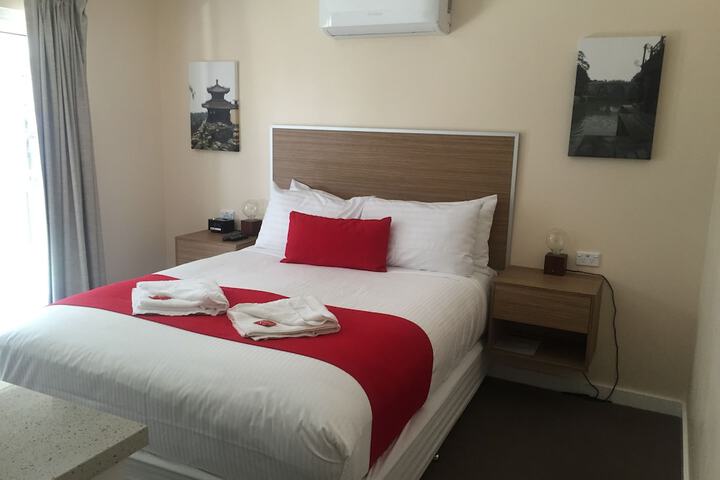 Room 13 of 79