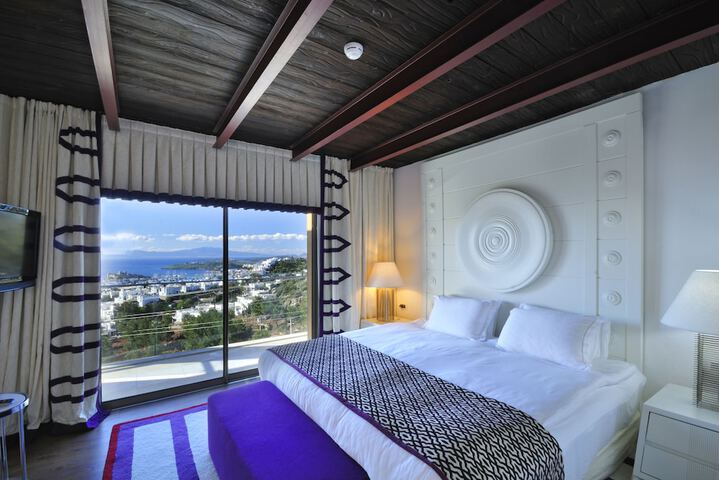 Room 6 of 79