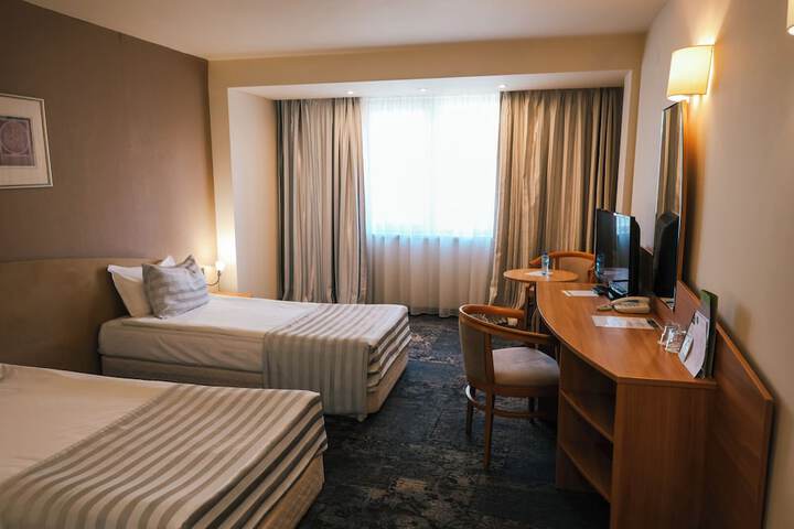 Room 14 of 64