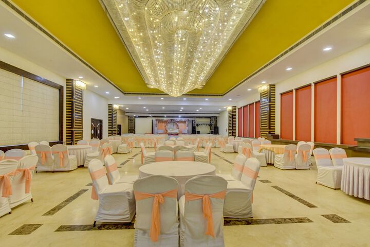 Ballroom/Hall 23 of 31