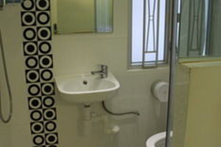 Room 10 of 93
