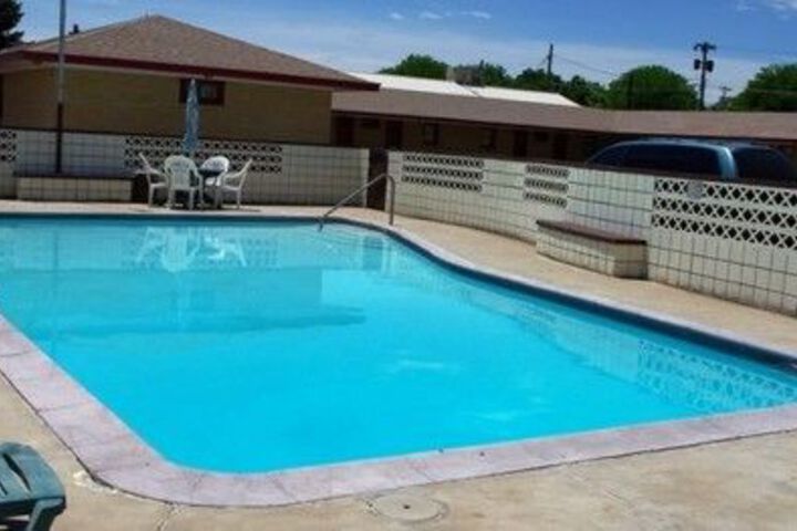Pool 10 of 11