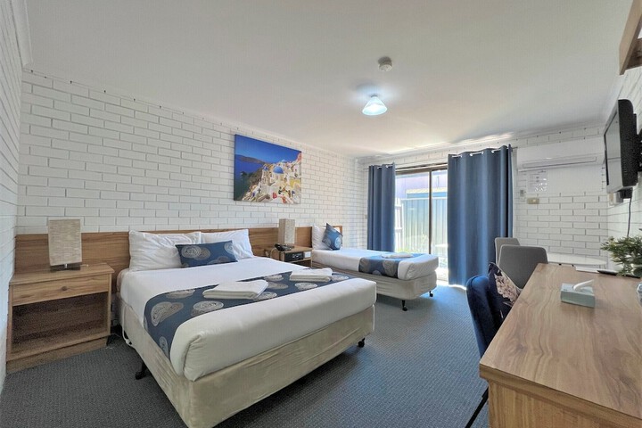 Room 9 of 47