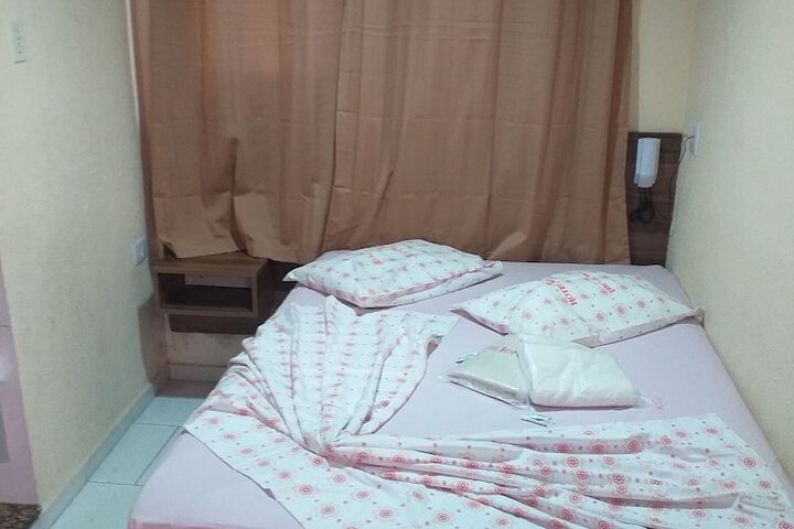 Room 19 of 38