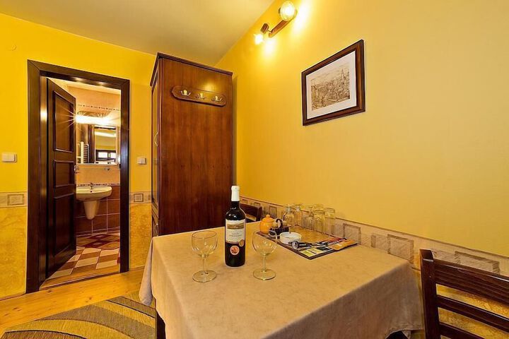Dining Photos