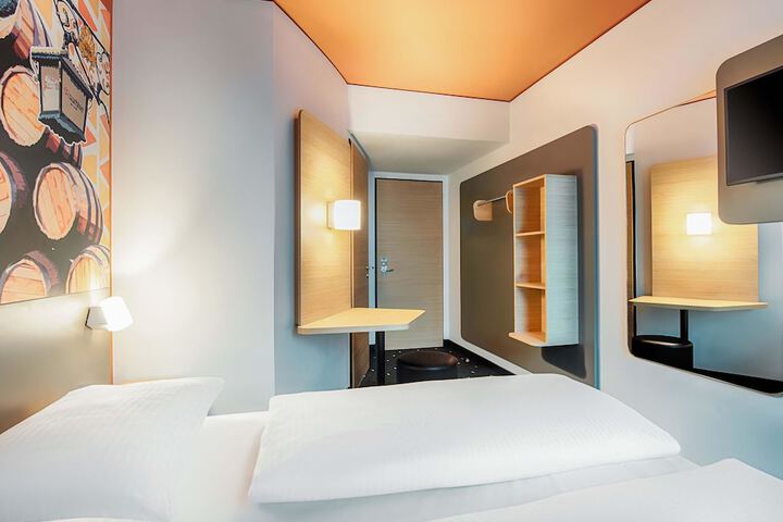 Room 3 of 26
