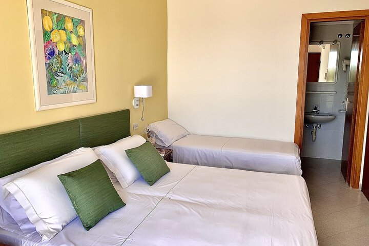 Room 4 of 44