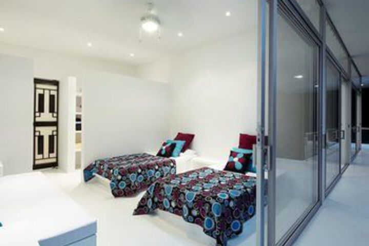 Room 2 of 6
