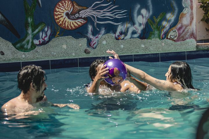 Pool 21 of 35