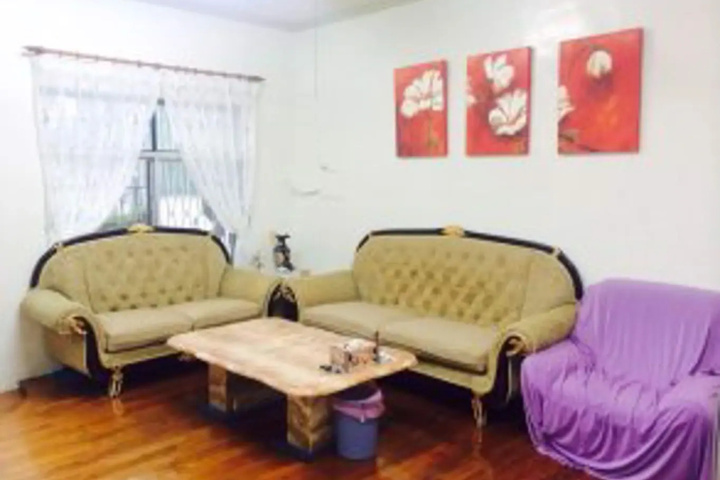 Room 4 of 4