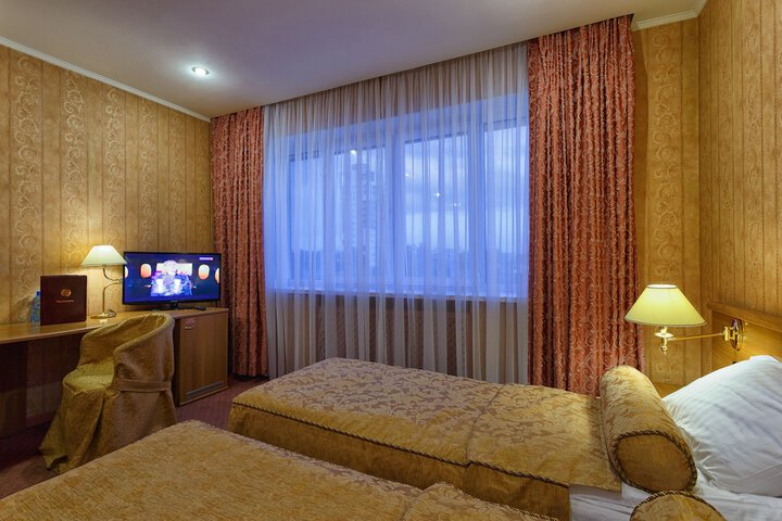 Room 4 of 61