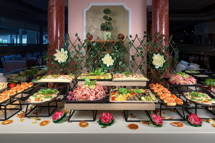 Dining 67 of 111