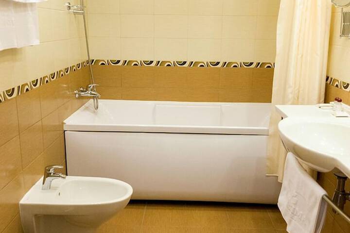 Room 77 of 115