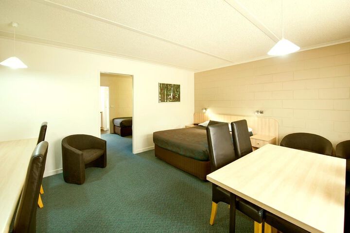 Room 10 of 35