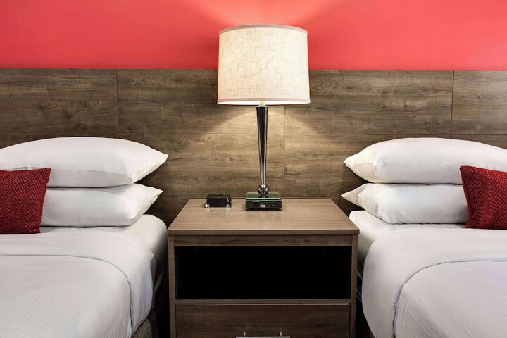 1 Double Bed (2 of 13)