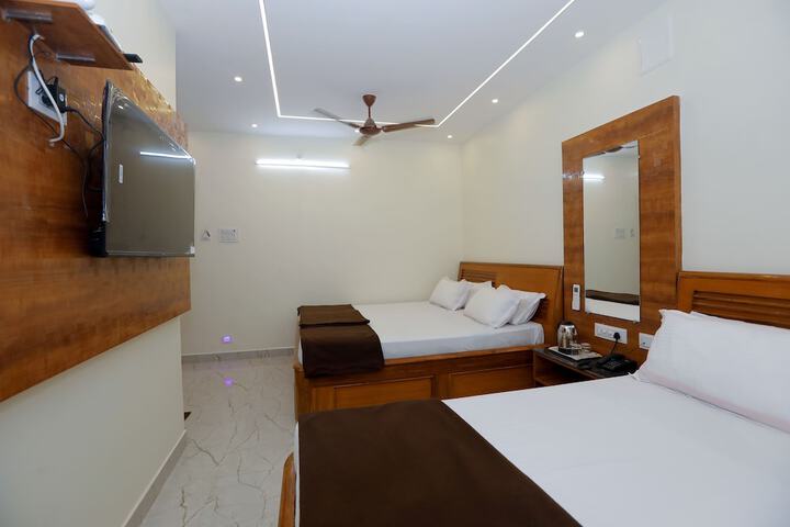 Room 7 of 14