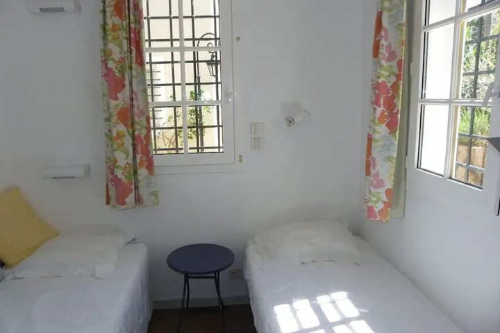 Room 6 of 23