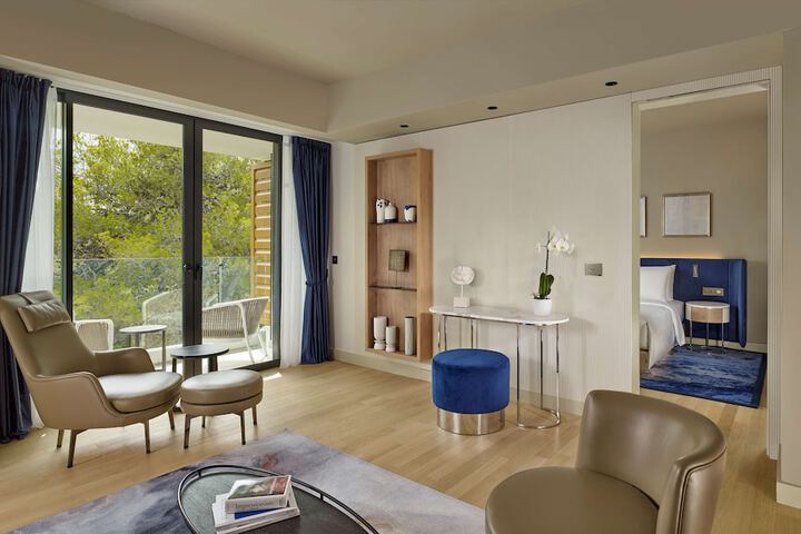 Room 27 of 105