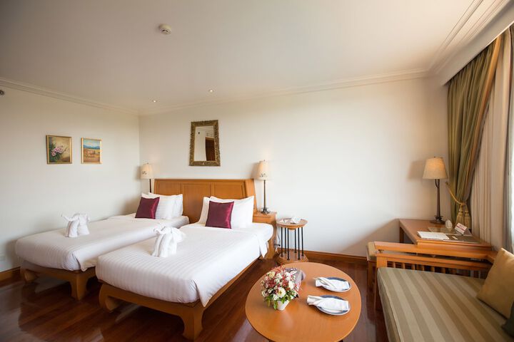 Room 10 of 62