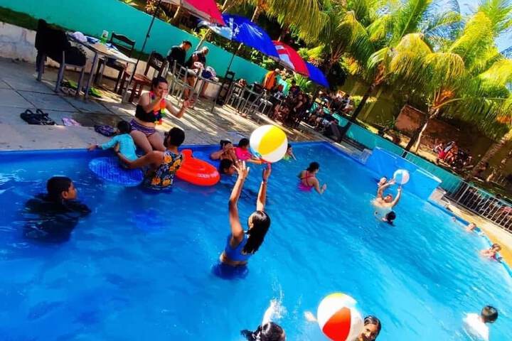 Pool 5 of 8