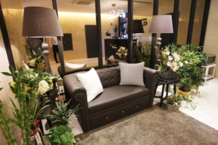 Entrance & Lobby
