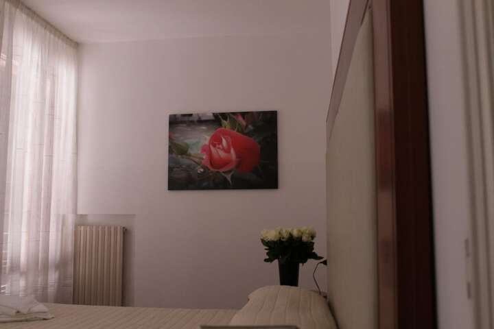 Room 3 of 53