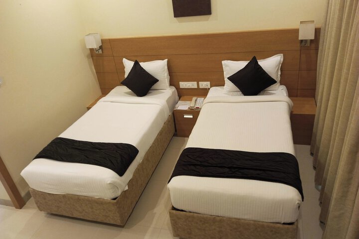 Room 5 of 7