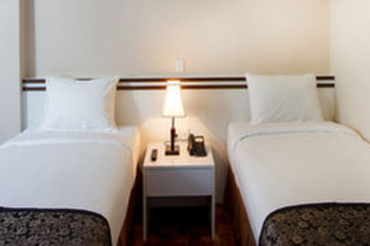 Room 7 of 26