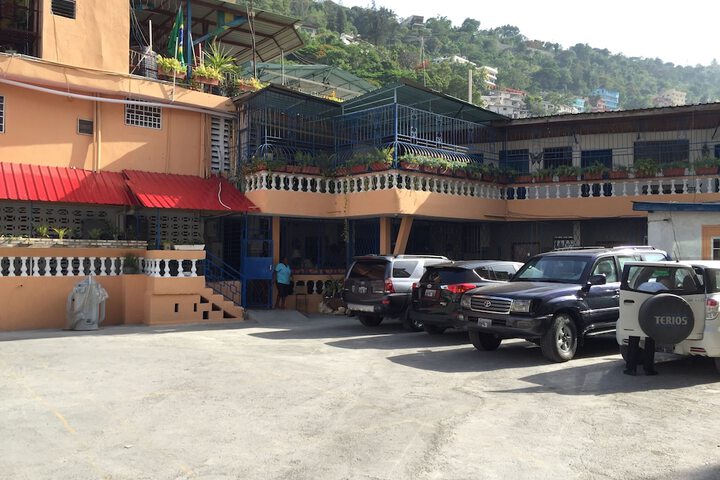Hotel Exterior 31 of 37
