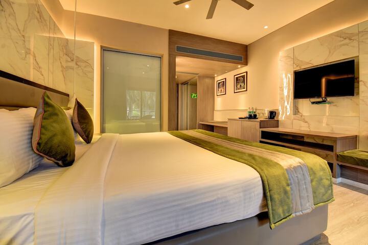 Room 42 of 136