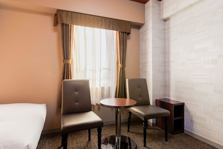 Room 21 of 72