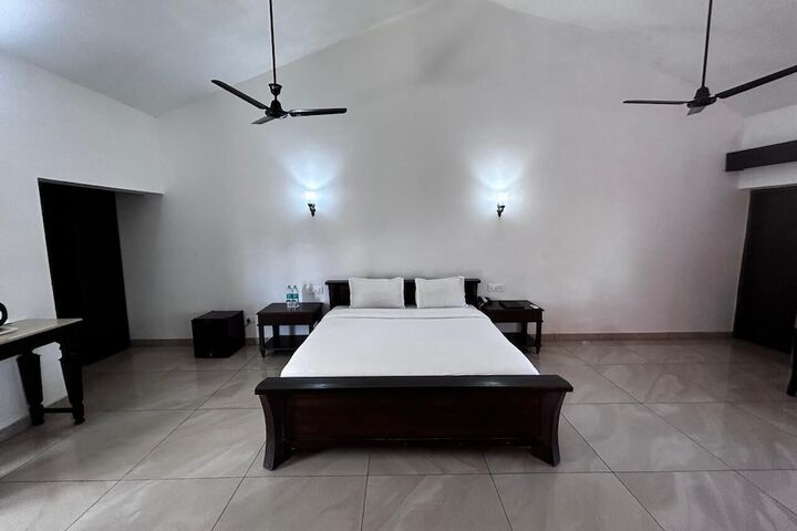Room 5 of 6
