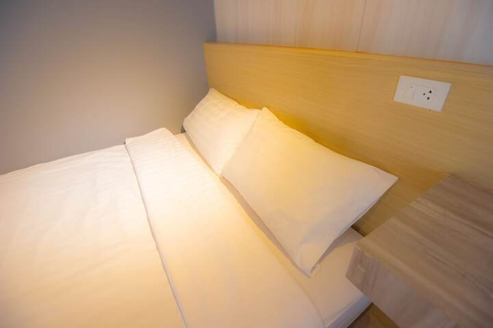 Room 18 of 68