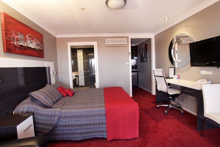 Room 6 of 74