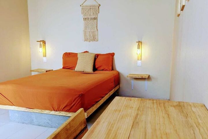Room 9 of 20