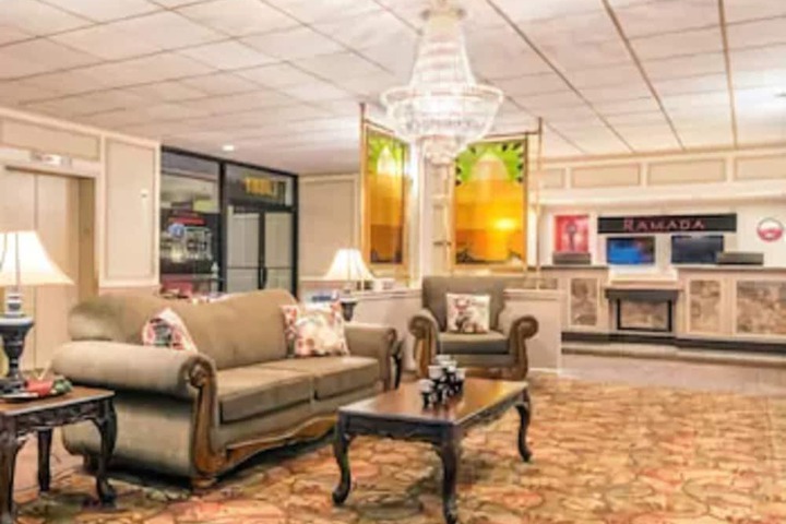 Entrance & Lobby