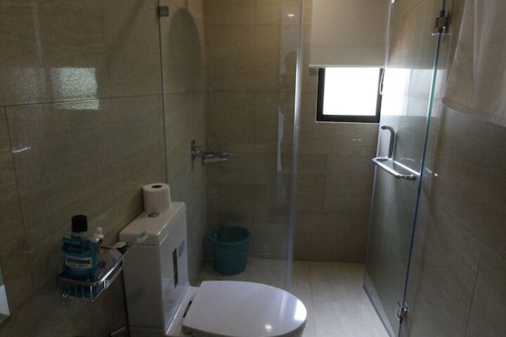 Room 10 of 17