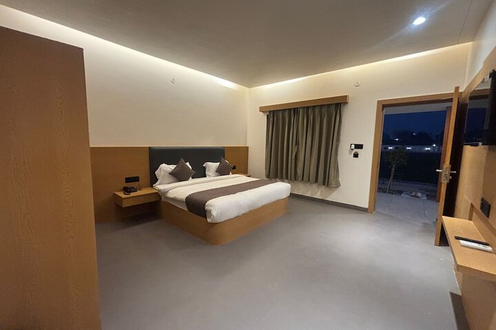 Room 5 of 39