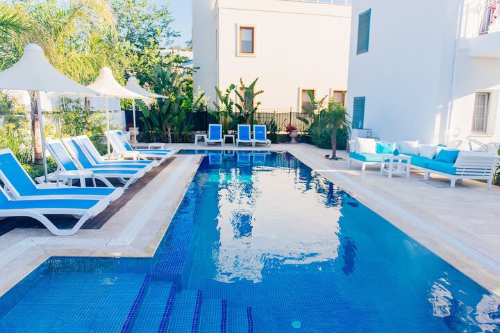 Hotel with Pool