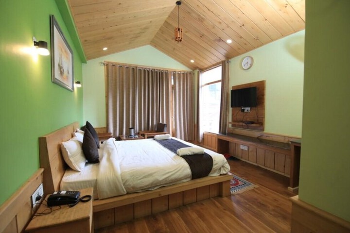 Room 7 of 24