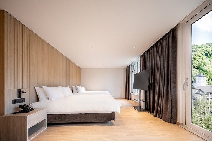 Room 28 of 120