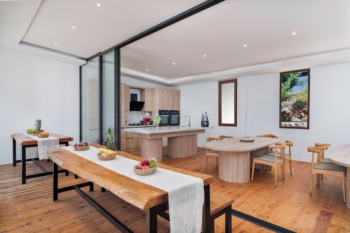 Room 22 of 74