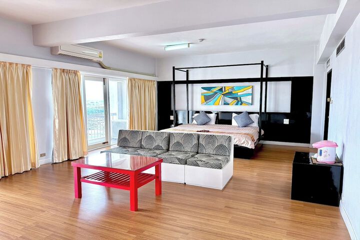 Room 16 of 130