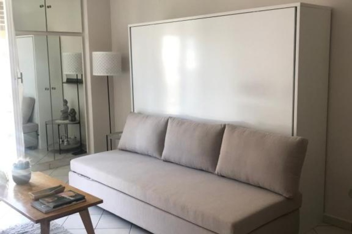 Room 5 of 16