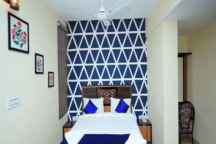 Room 8 of 20