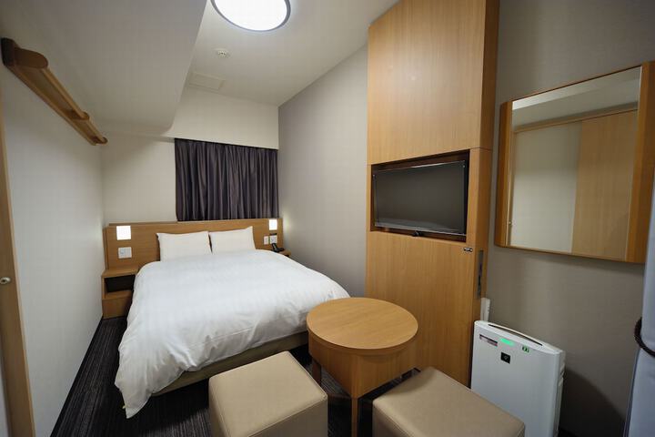 Room 12 of 93